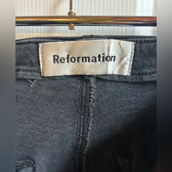 Black High-rise “Niki” Zipper skinny jeans - Reformation - size 29 - Picture 3 of 5